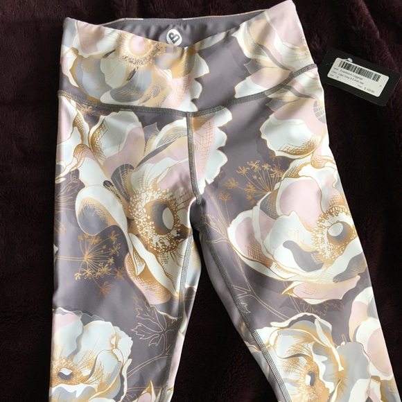 NWT Floral Leggings Size Small - Picture 4 of 7